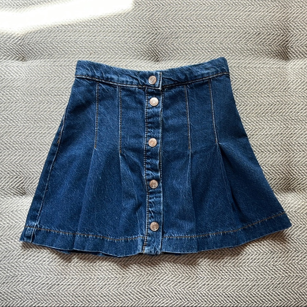 NWOT Zara Girls Denim Button-Front Pleated Skirt, size 10